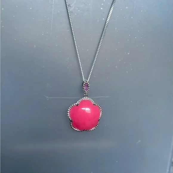 Pink jade necklace. - Picture 4 of 11